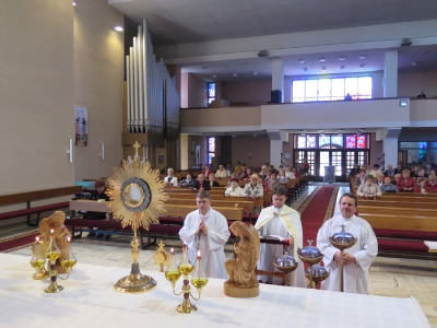 Dekanatátne stretnutie kňazov a Sestričky Božieho milosrdenstva v SO_13